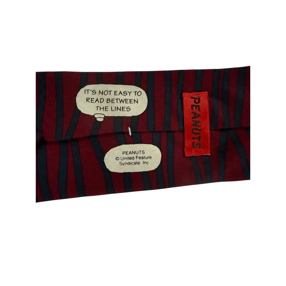 Peanuts men tie